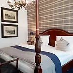 Boutique Windsor - The Charming