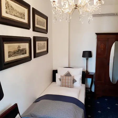 Boutique Windsor - The Charming