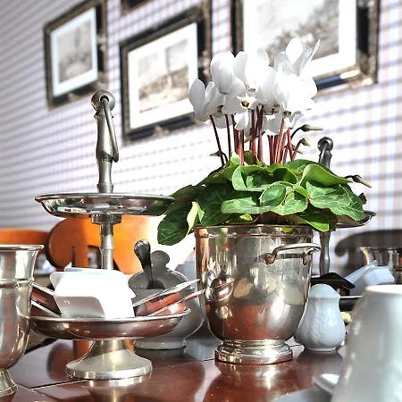 Boutique Windsor - The Charming