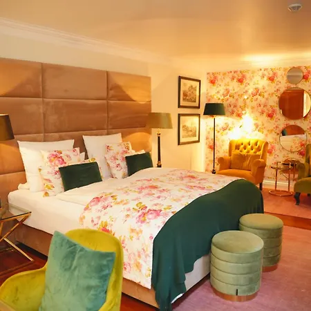 Boutique Windsor - The Charming
